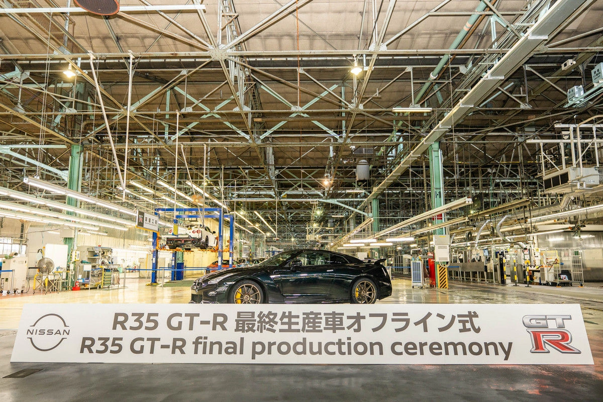 日产R35 GT-R正式停产！18年传奇跑车生产画下句点