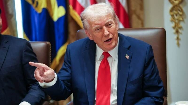 特朗普中国关税再掀波澜：才说要加征100%，这周又改口“我们想帮中国”！
