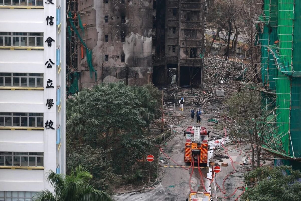 火光中的七栋大楼，各自的命运写成不同章节：宏福苑十天纪事