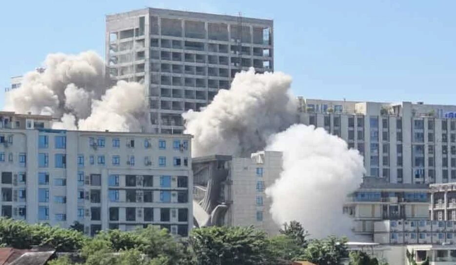 缅甸内比都妙瓦底爆破行动摧毁诈骗集团摩天大楼