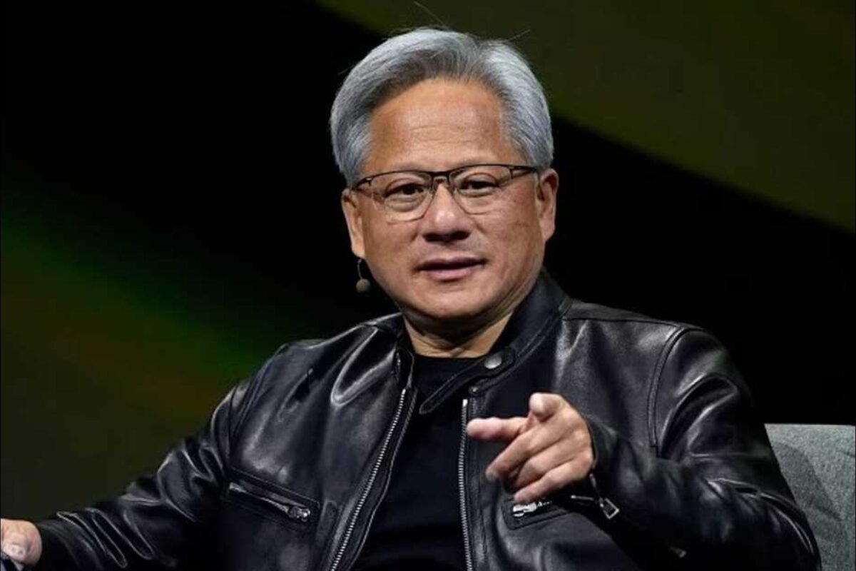 黄仁勋看好技术工未来就业趋势,资料中心带动产业需求增长