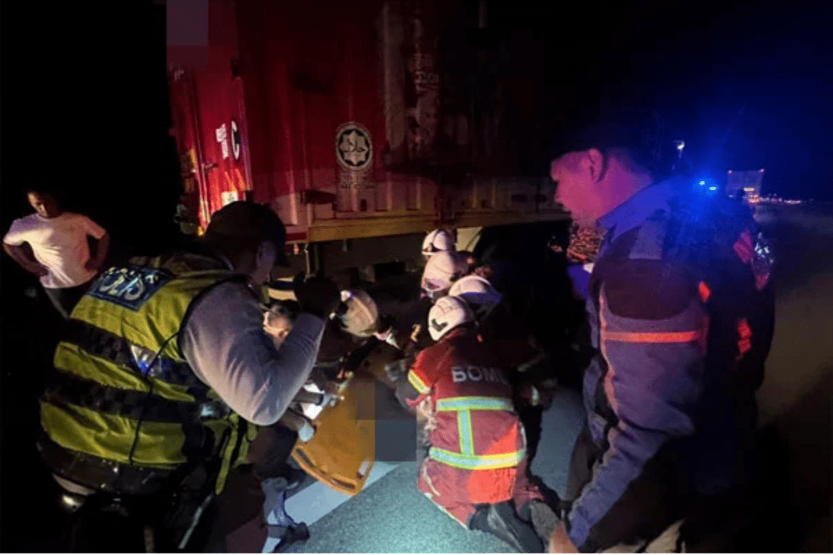 南北大道凌晨撞车惨剧 摩哆与抛锚罗厘碰撞酿双亡