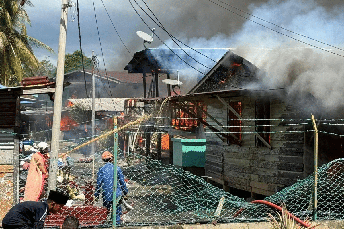 沿海甘榜清晨起火 住宅连环燃烧损失惨重